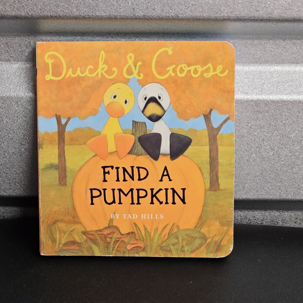 “Duck & Goose Find A Pumpkin Tad Hills Fall Halloween Board Book”